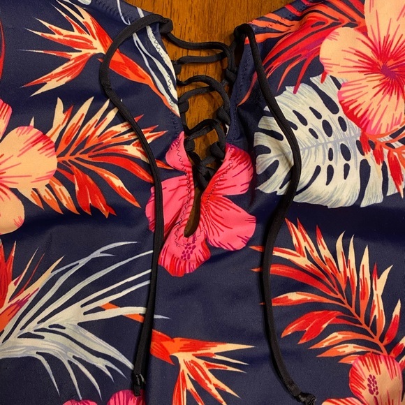 Pink by Victoria secret one‎ piece swimsuit size Large. - Picture 7 of 12